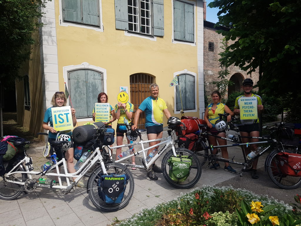 MUT-TOUR-2019-Tandem-Team-Sued2-Depressionserfahrung Team Süd 2 der MUT-TOUR 2019, Gruppenbild mit Tandems