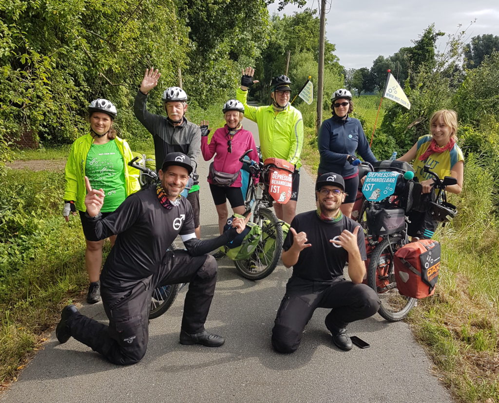 MUT_TOUR_Gefährten_mit_Bärten_Treffen Die Wege der MUT-TOUR und der Gefährten mit Bärten kreuzten sich in Niedersachsen.